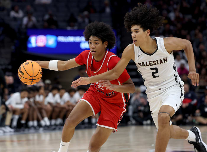 Harvard-Westlake (red) and Salesian played a rugged, intense, defensive battle, eventually pulled out by the Wolverines, 50-45, at Golden 1 Center in Sacramento on March 9, 2024.